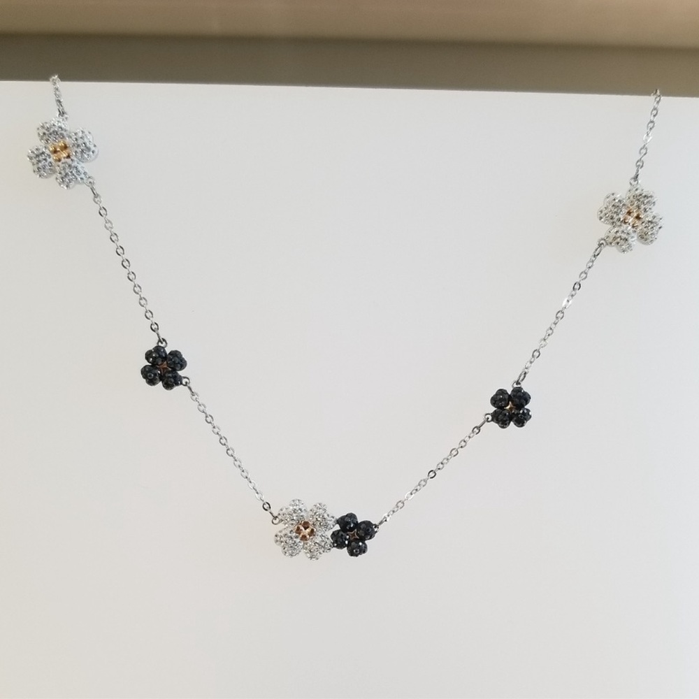 Swarovski flower power crystal
pendant charm